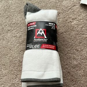 Avalanche 4 pair men’s crew socks